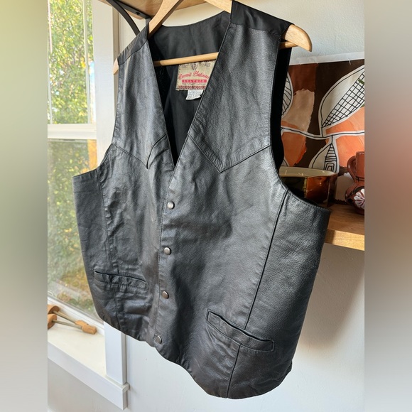 Vintage Permit Platinum Black Leather Western Style Vest Size XL - Picture 2 of 9